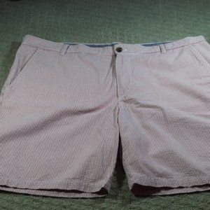 Izod Men's 42x10.5 Red and White Striped Sear Sucker Shorts